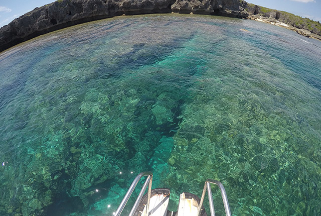 ダイビングの時、メイクやネイルは?